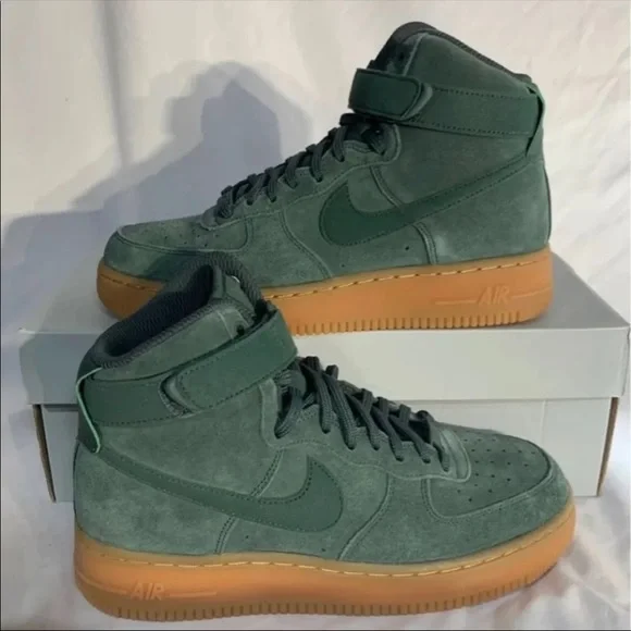 Nike Air Force 1 SE RARE Shoes in Green Suede Sizes Womans 7.5 and 10 - Picture 2 of 8